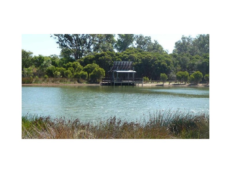 2 Howitt Way, Dalyellup WA 6230