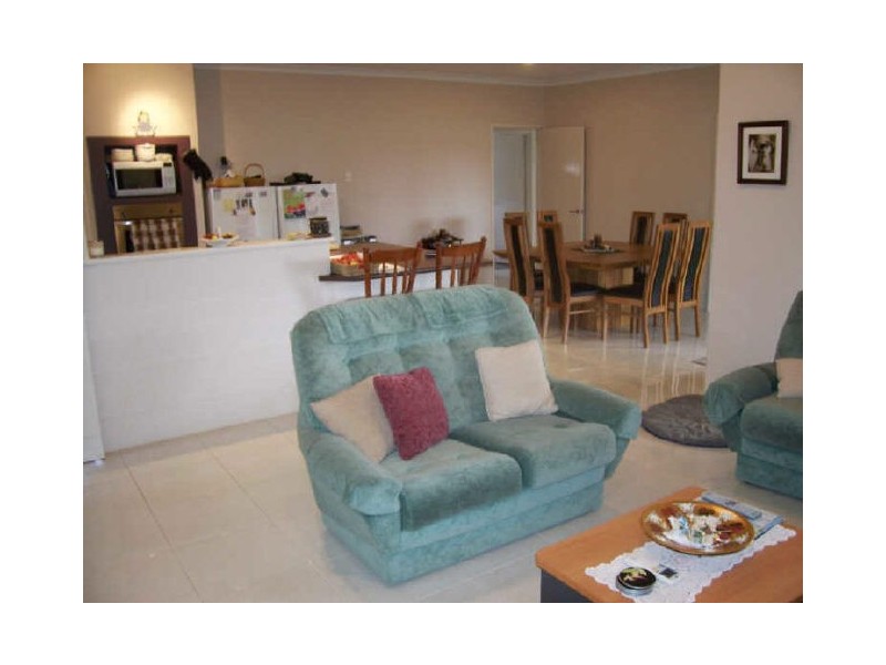 Unit 3/10a Bythorne Place, East Bunbury WA 6230