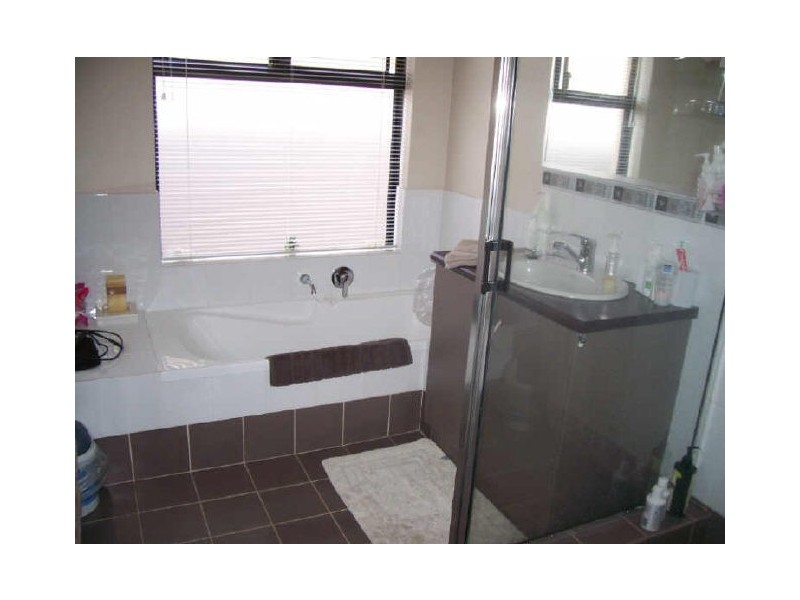 Unit 3/10a Bythorne Place, East Bunbury WA 6230