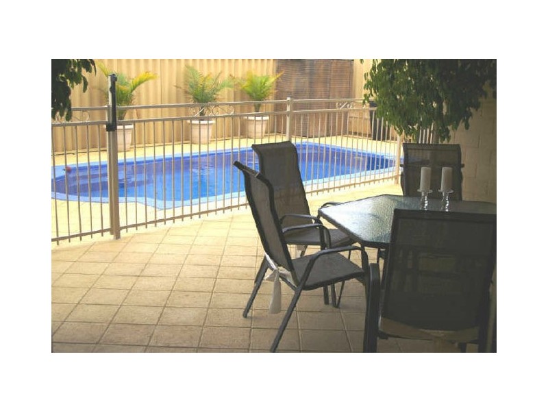 18 Sapphire Road, Dalyellup WA 6230