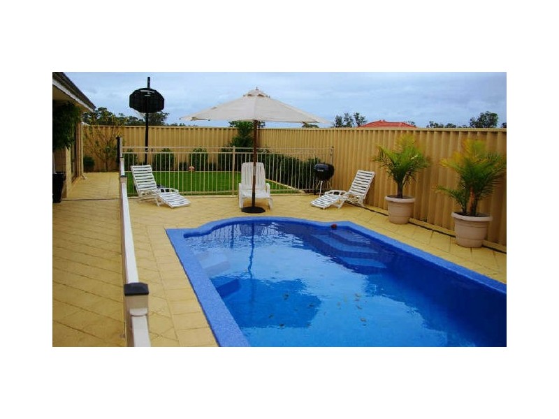 18 Sapphire Road, Dalyellup WA 6230