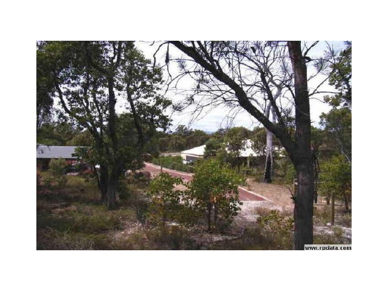 5 Hildas Close, College Grove WA 6230