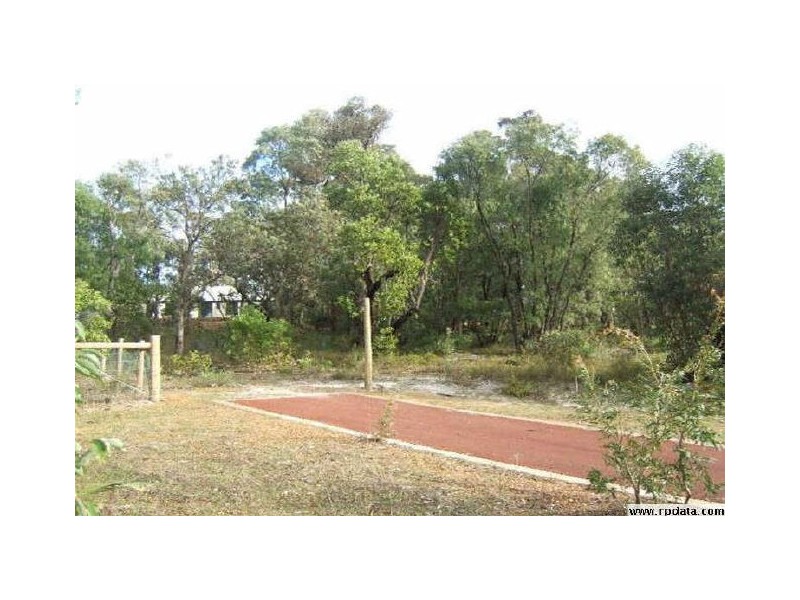 5 Hildas Close, College Grove WA 6230