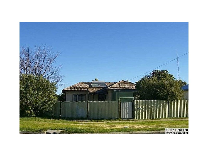 8 Woodrow Street, Carey Park WA 6230