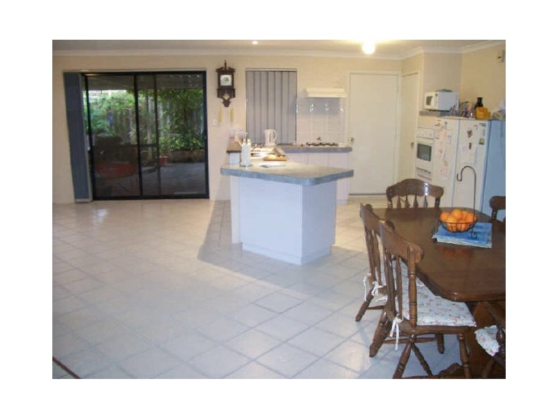 12 Somerville, College Grove WA 6230