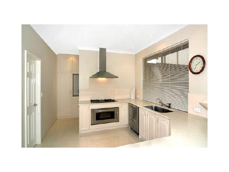 11 Sapphire Road, Dalyellup WA 6230