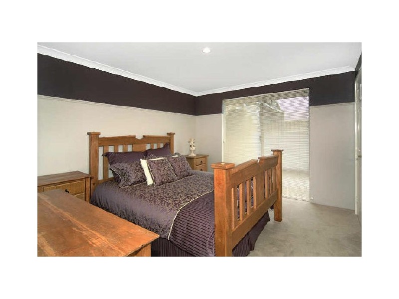 11 Sapphire Road, Dalyellup WA 6230