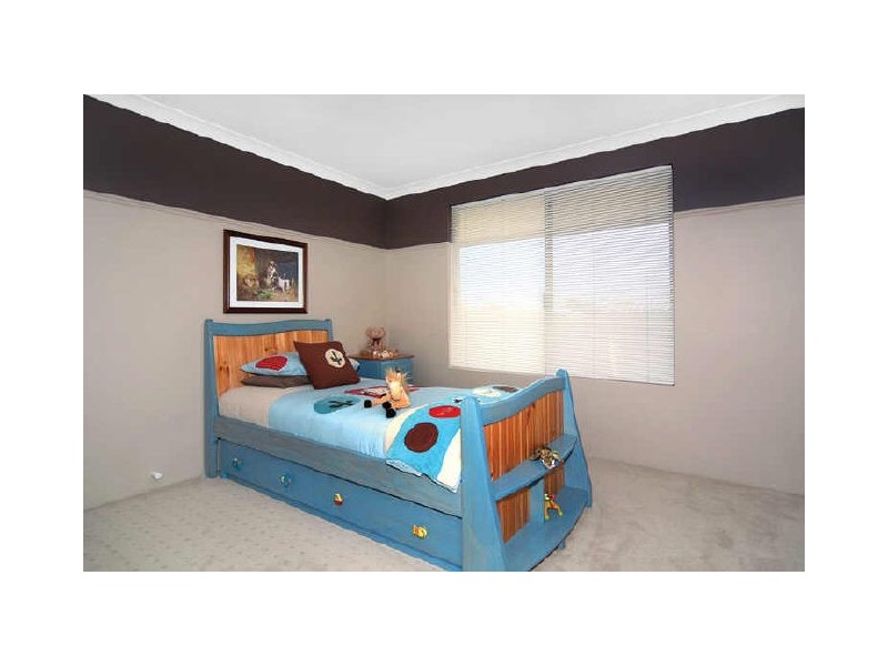 11 Sapphire Road, Dalyellup WA 6230