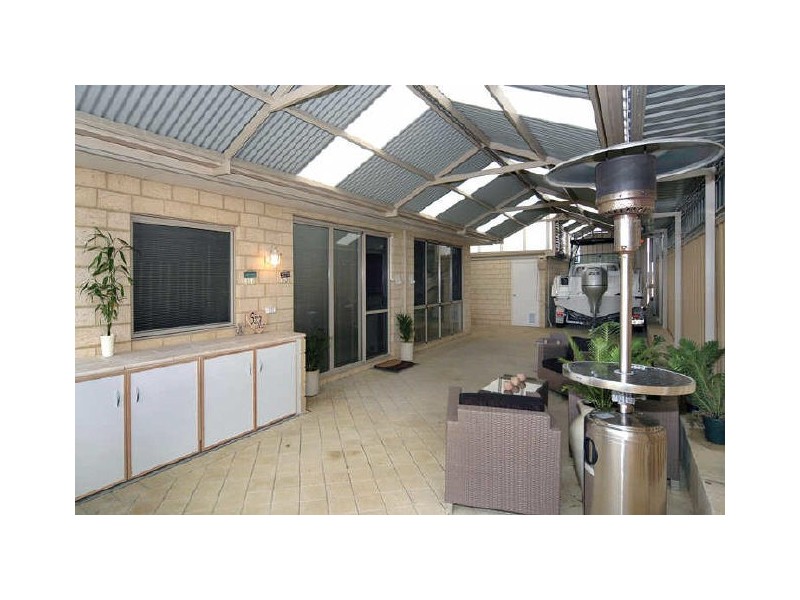 11 Sapphire Road, Dalyellup WA 6230