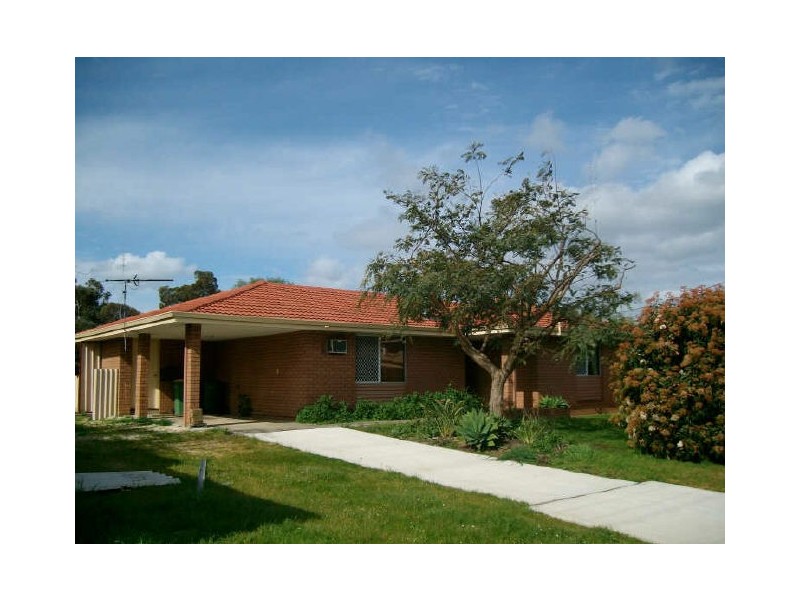 4 Brooksy Place, Burekup WA 6227