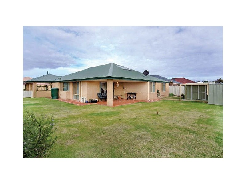 6 Jadeite Street, Australind WA 6233