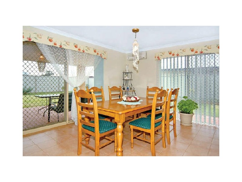 6 Jadeite Street, Australind WA 6233