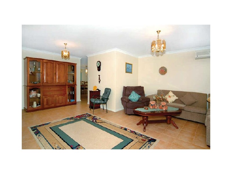 6 Jadeite Street, Australind WA 6233