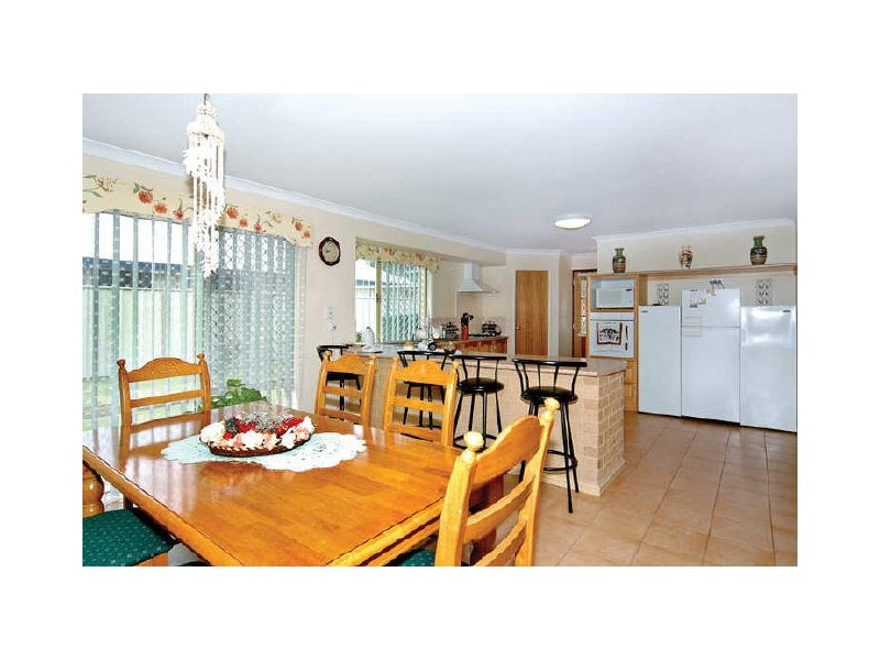 6 Jadeite Street, Australind WA 6233