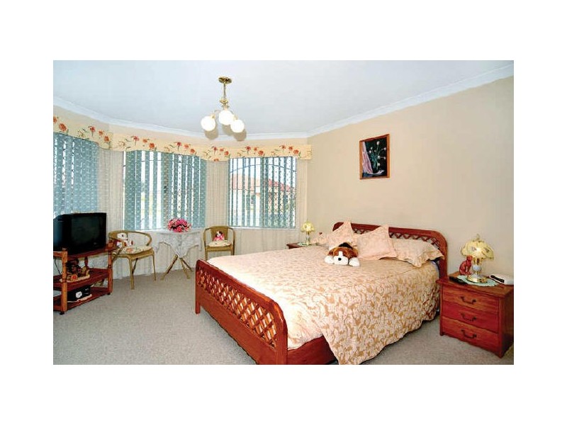 6 Jadeite Street, Australind WA 6233