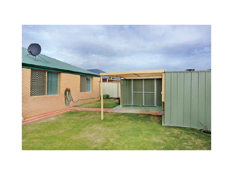6 Jadeite Street, Australind WA 6233