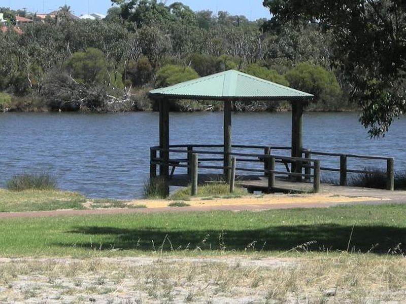25 Lucy Victoria Avenue, Australind WA 6233
