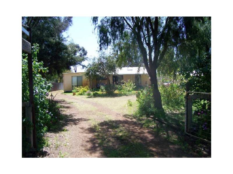 6 Edwards Road, Capel WA 6271