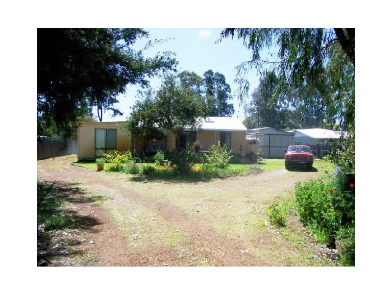 6 Edwards Road, Capel WA 6271