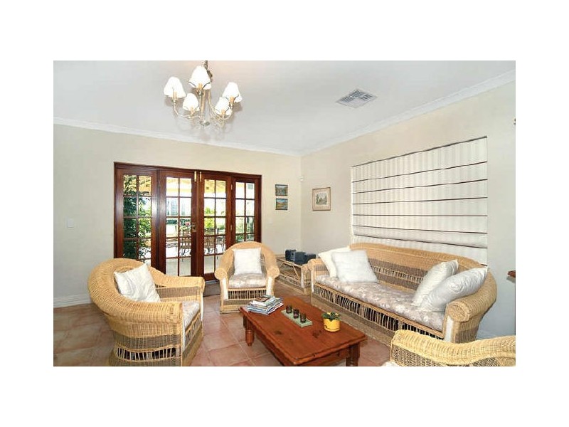 2 Abbeygate Street, Australind WA 6233