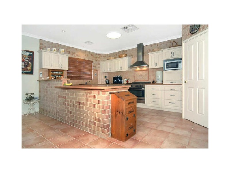 2 Abbeygate Street, Australind WA 6233
