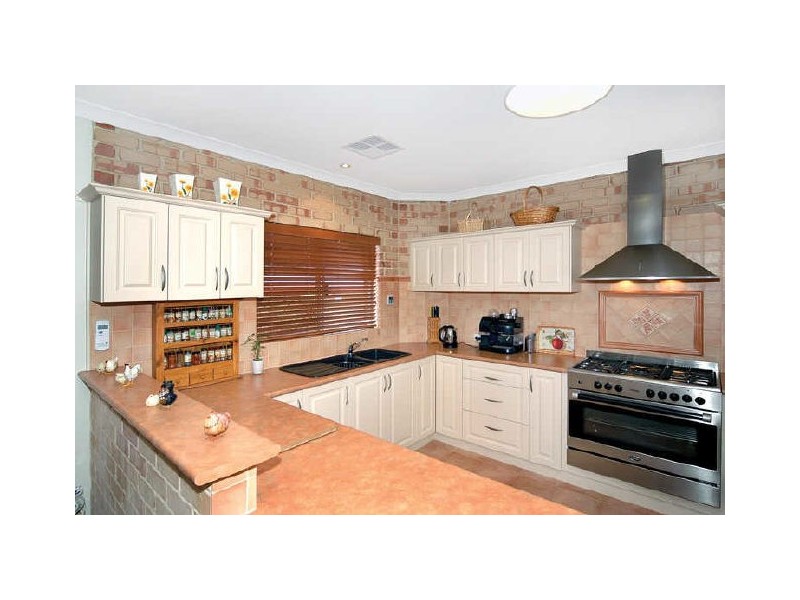 2 Abbeygate Street, Australind WA 6233