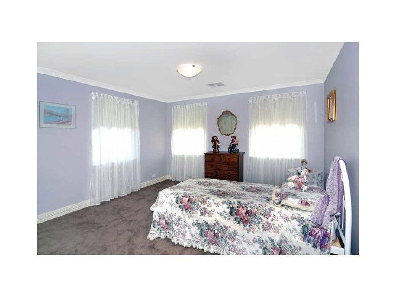 2 Abbeygate Street, Australind WA 6233