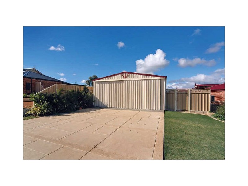2 Abbeygate Street, Australind WA 6233