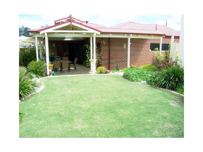 2 Abbeygate Street, Australind WA 6233
