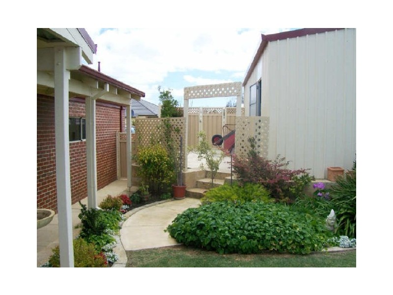 2 Abbeygate Street, Australind WA 6233