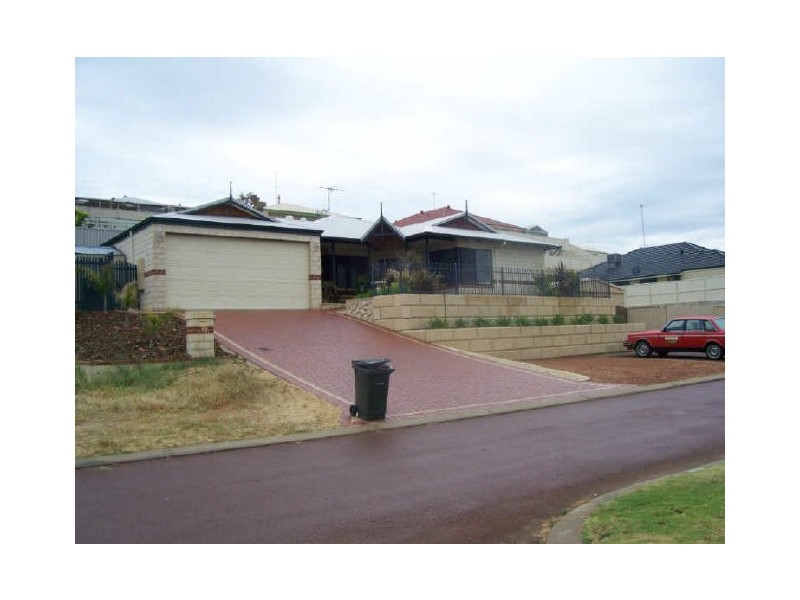 12 Slee Place, Withers WA 6230