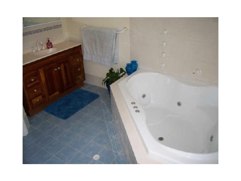 12 Slee Place, Withers WA 6230