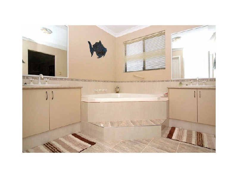 23 Azurite Drive, Australind WA 6233