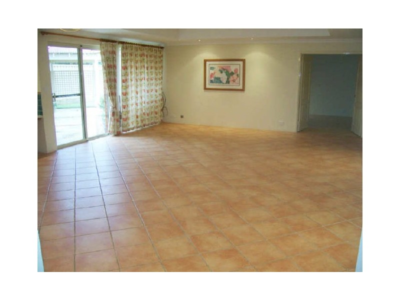 31 Somerville Drive, College Grove WA 6230