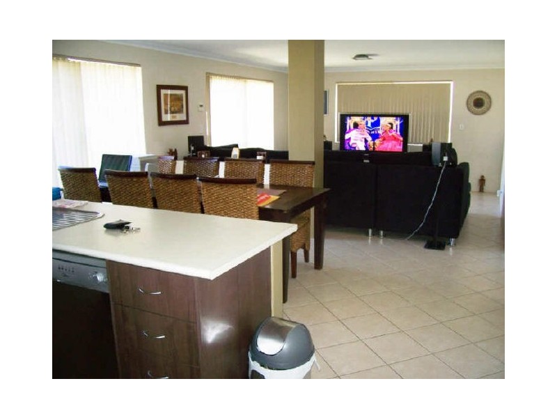 2/27 Strickland Street, South Bunbury WA 6230