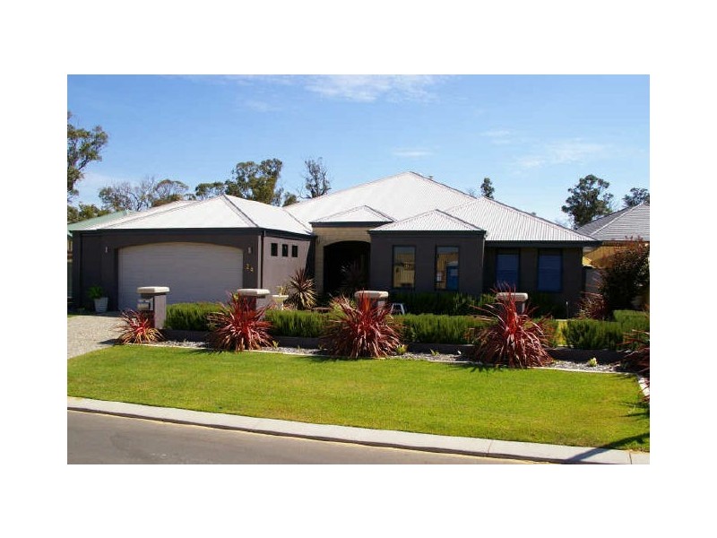 24 Peridot Street, Dalyellup WA 6230