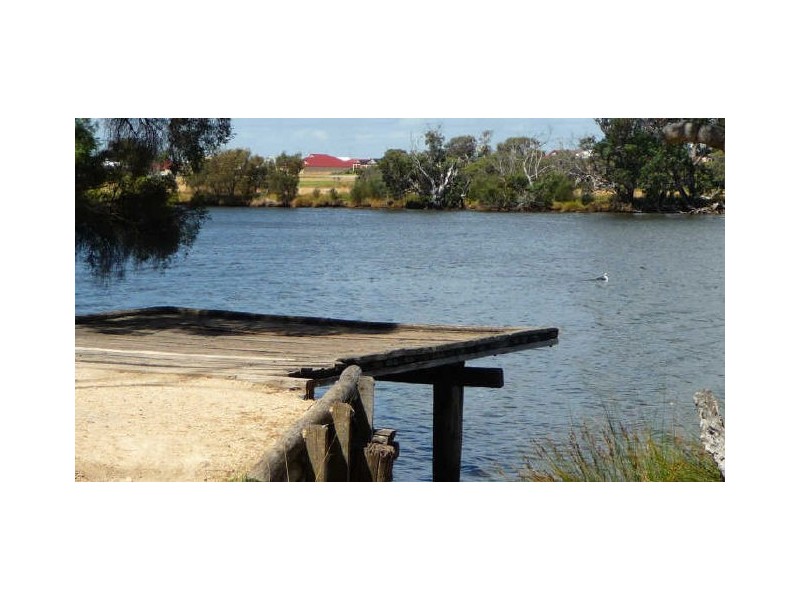 13 Lucy Victoria Avenue, Australind WA 6233