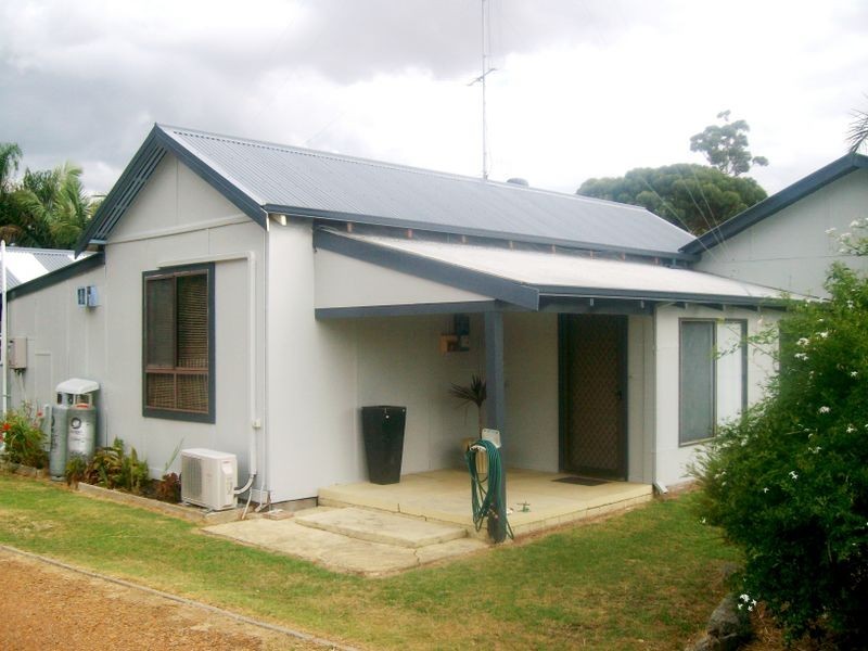 9 Russell Road, Burekup WA 6227