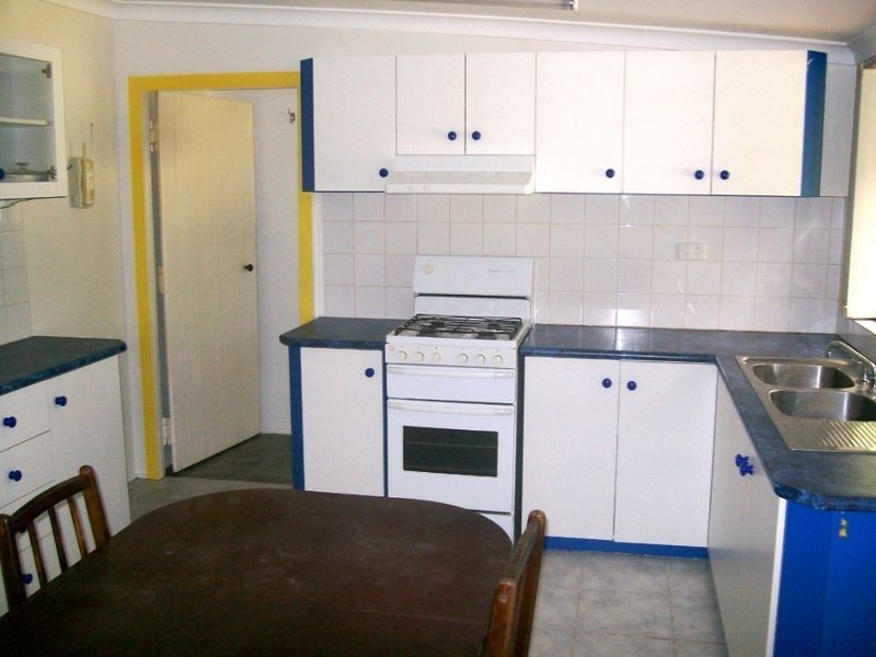 9 Russell Road, Burekup WA 6227