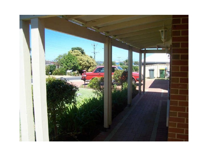 28 Lisa Rd, Australind WA 6233