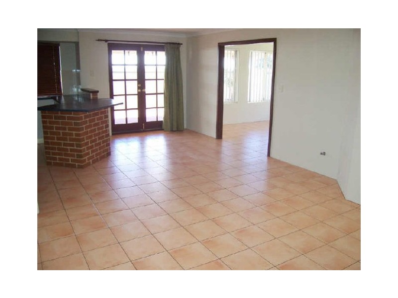 28 Lisa Rd, Australind WA 6233