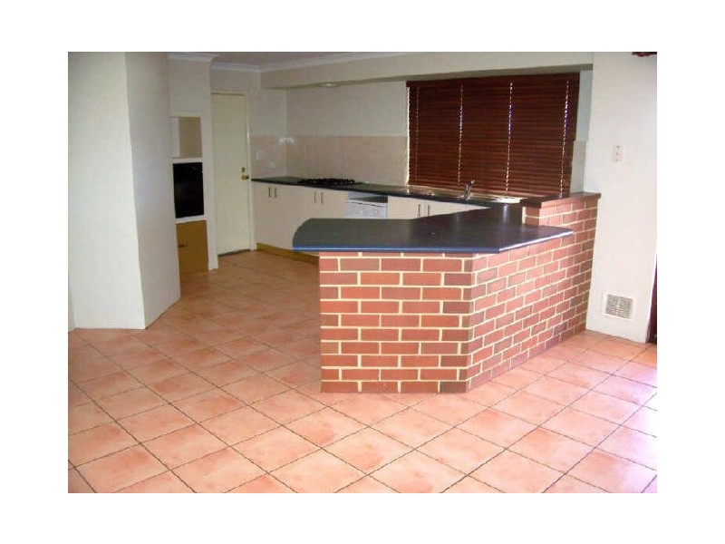28 Lisa Rd, Australind WA 6233