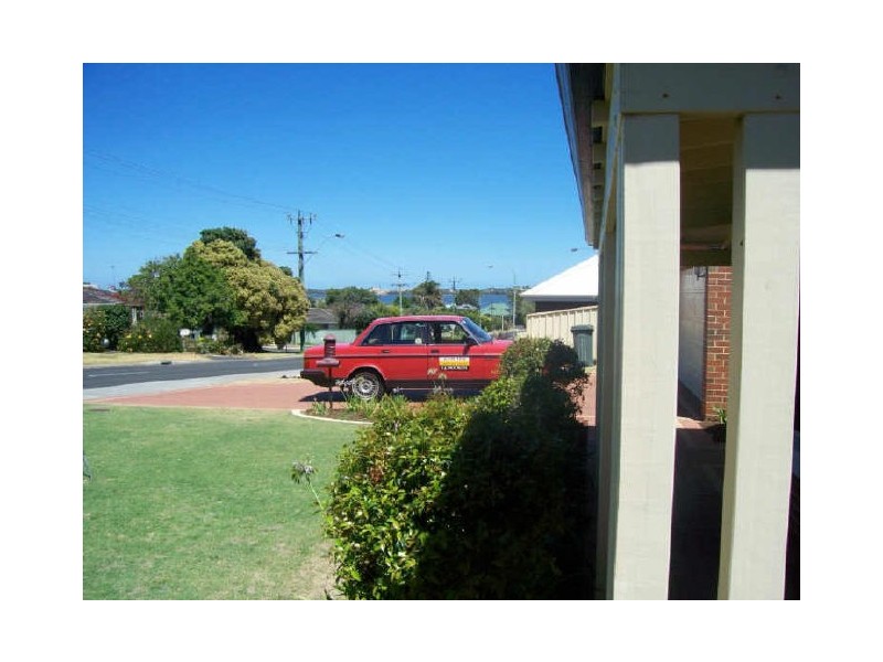 28 Lisa Rd, Australind WA 6233