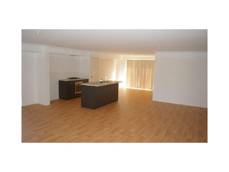 13 Claymore Loop, Dalyellup WA 6230