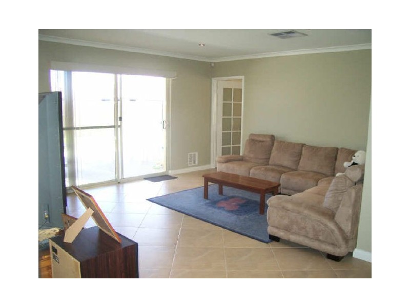 11 Naroona Drive, Dalyellup WA 6230