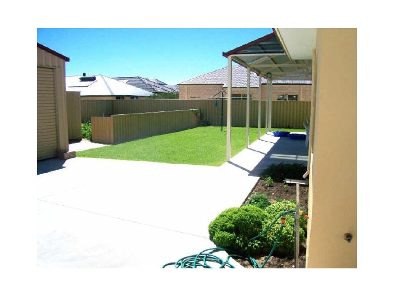 11 Naroona Drive, Dalyellup WA 6230