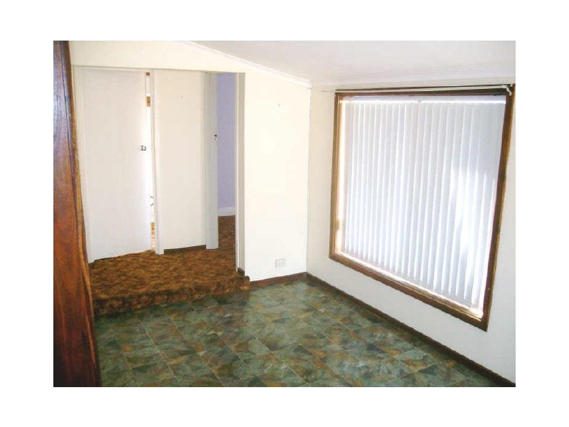 9 Russell Road, Burekup WA 6227