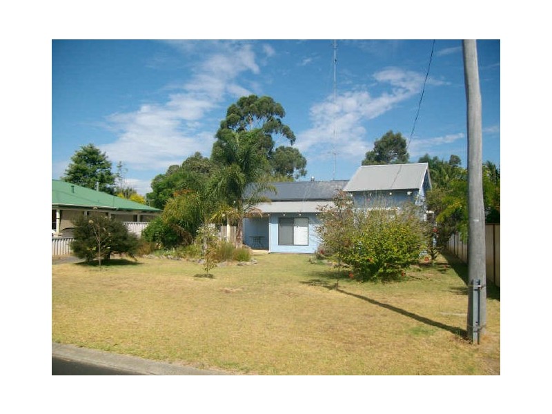 9 Russell Road, Burekup WA 6227