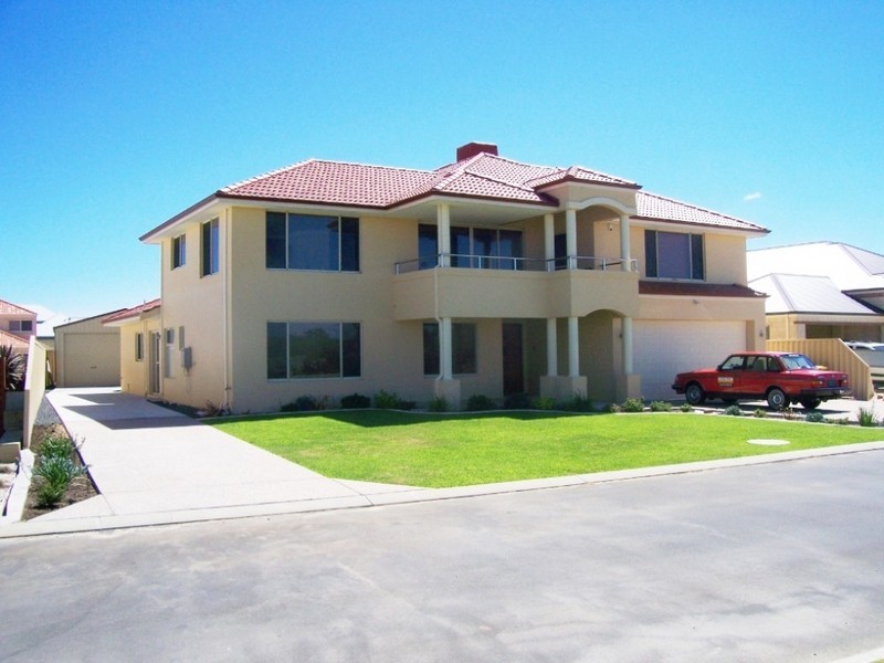11 Naroona Drive, Dalyellup WA 6230