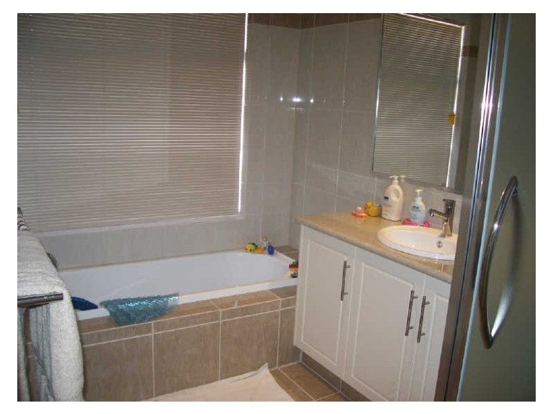 11 Naroona Drive, Dalyellup WA 6230